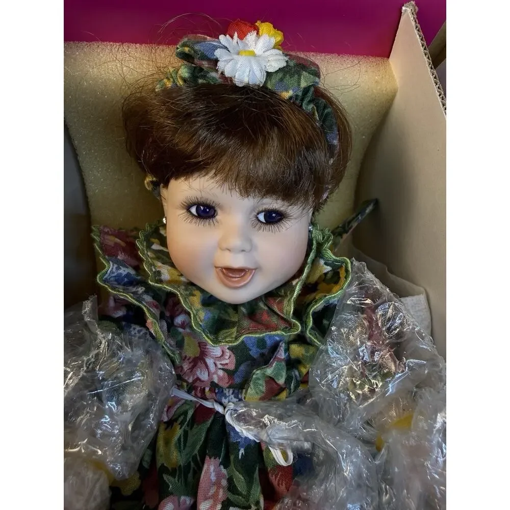 Vtg Marie Osmund “ Rachael” Tiny Tot Porcelain Doll # 2800